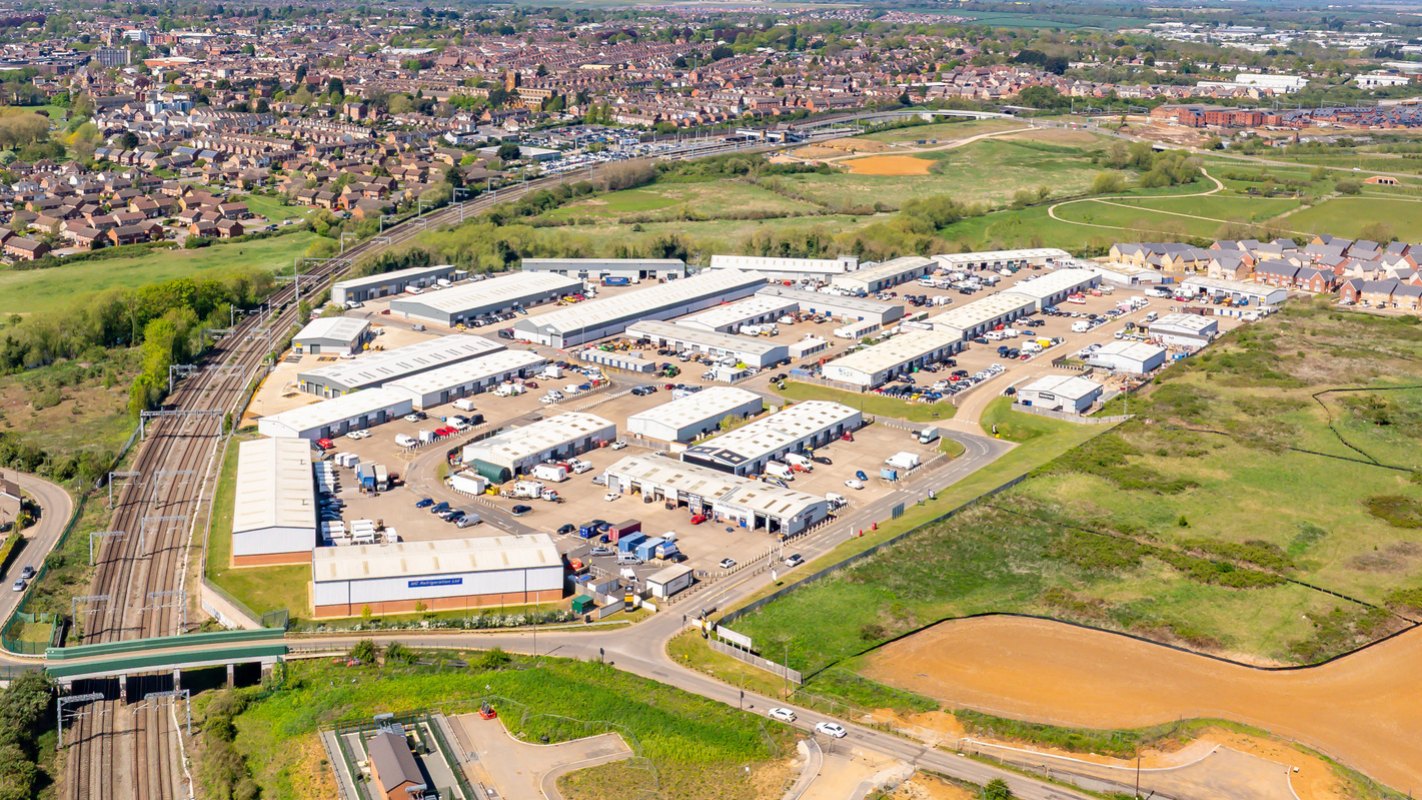 Leyland Trading Estate  - Industrial Unit To Let - Leyland Trading Estate, Wellingborough